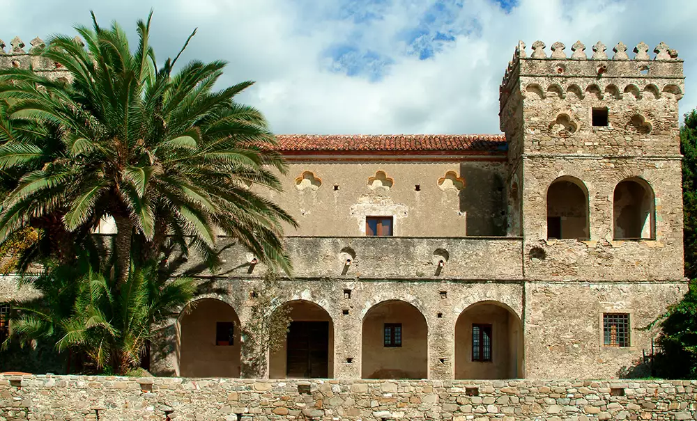 Facciata e torri di Palazzo Vinciprova
